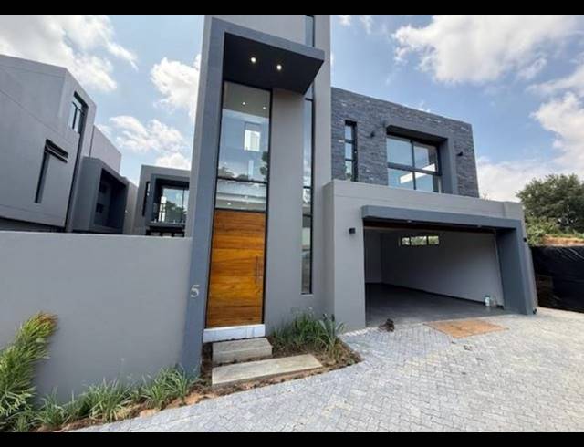 5 BEDROOM CLUSTER FOR SALE IN MORNINGSIDE